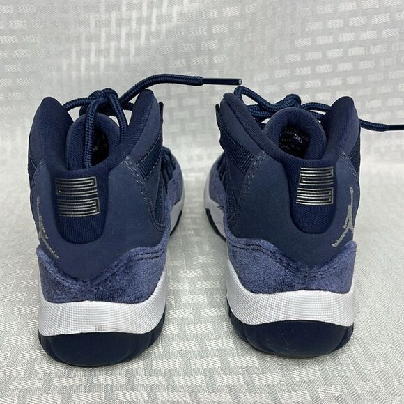 NWOT Kid’s Jordan 11 Retro - Picture 5 of 6